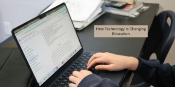 How Technology Is Changing Education